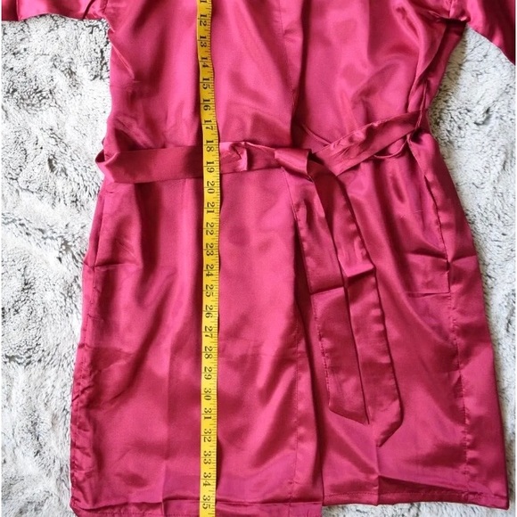 NWOT Unbranded  Red Silky Satin Belt Kimono Sleeves Pockets Robe, M, NEW - Picture 3 of 6